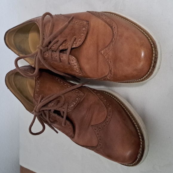 Cole Haan Lunarlon brown leather wing tip size 8 1/2 shoes. - Picture 2 of 8